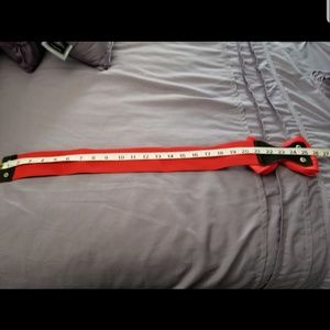 Red elastic snap belt